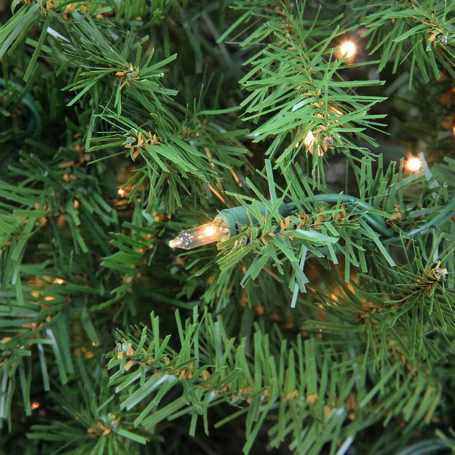 9' Prelit Artificial Christmas Tree Full Profile Northern Pine - Clear Lights